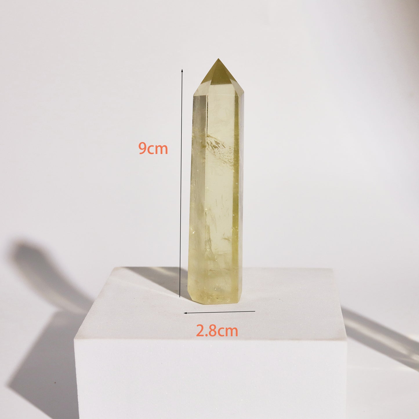 巴西黄水晶塔7-9 cm 晶体透 招财黄水晶